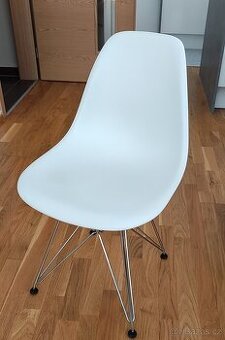 Sada 4x Vitra Eames Plastic Side Chair (DSR) – bílá, chrom