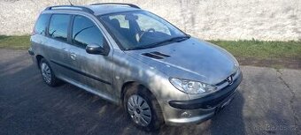 Peugeot 206sw 1.4HDI tažné zařízení,klimatizace