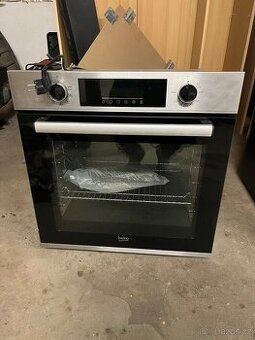 Vestavná trouba Beko