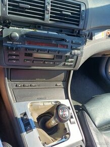 BMW E46 radio CD + spodni kastlik + Dension USB/3,5 Aux