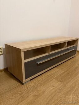 Stolek pod TV