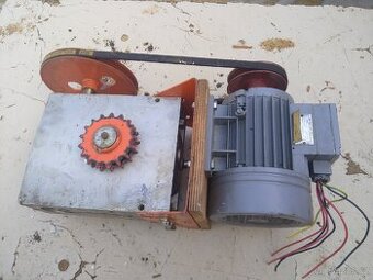 Motor s převodovkou