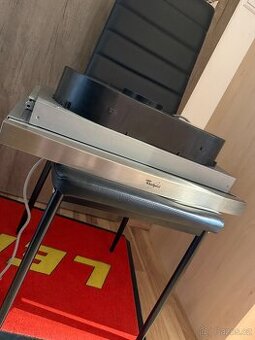 Výsuvná digestoř whirlpool