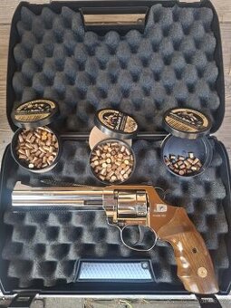 Revolver alfa model 661 - velmi zachovalý