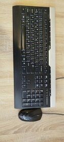 Příslušenství k PC (monitor, reproduktory, klávesnice, myš)