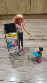 Barbie UČITELKA Mattel
