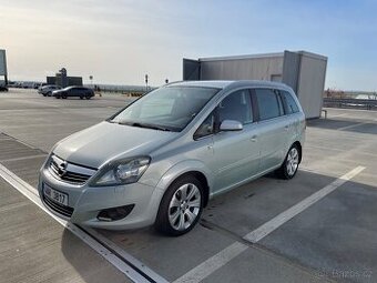 Opel Zafira, 1.8, xenony, tažné, příčníky