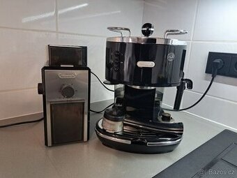 Pákový kávovar DeLonghi + mlýnek na kávu DeLongi