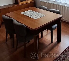 Rozkládací stůl ve výborném stavu