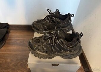 balenciaga track shoes.Velikost 41