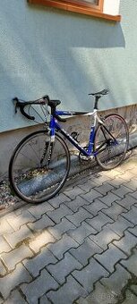 Silniční kolo Peloton