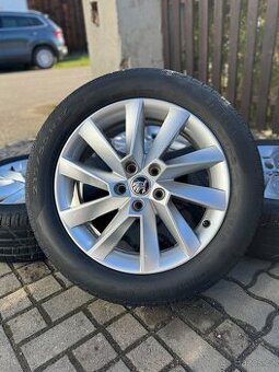 ORIGINÁL Alu Škoda STRATOS R17, 5x112 - TOP STAV, LETNÍ PNEU