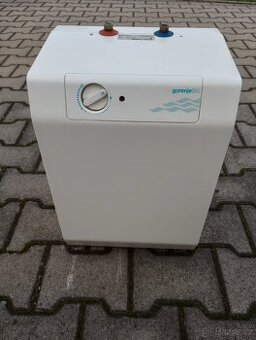 Ohřívač vody na 10 litrů, včetně baterie
