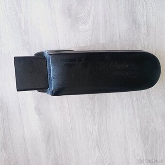 Kožená loketní opěrka Octavia 1