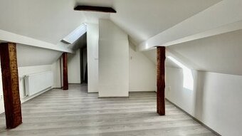 Pronájem podkrovního bytu 2+kk Uherské Hradiště Jarošov