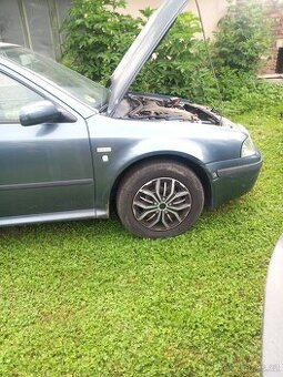 Škoda Octavia combi 1.9tdi 66kw ND Kapota,blatník