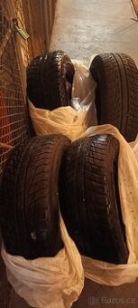 Zimní pneumatiky Nokian 215/65 R16 102H XL s diskami