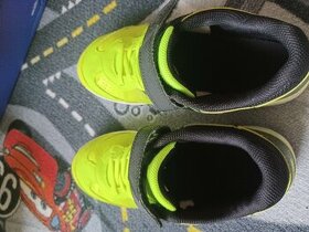 Tenisové boty ve.38
