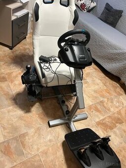 Volant Logitech G29, křeslo Playseat Evolution