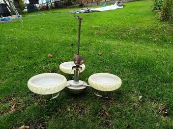 Nabízím starožitný lustr.