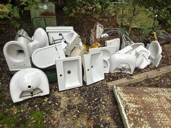 Veškerá sanita. Různé značky.