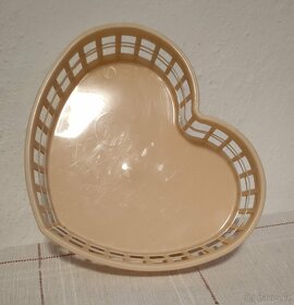 Retro plastové výrobky - košíčky, tácky