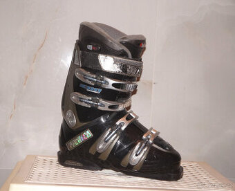 Lyžáky 42 Tecnica vel. 27 (42EU ; 8UK), bezvadný stav.