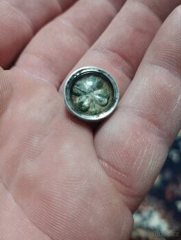 Starý přívěsek, medailón stříbrný, část ptstenu