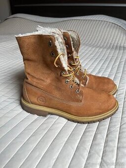Zimni boty s koziskem Timberland, vel.38