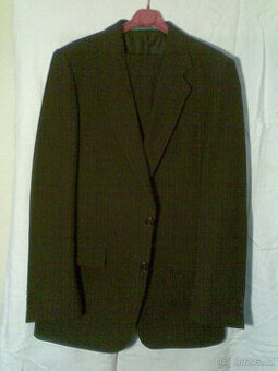 Prodám hnědý vlněný oblek