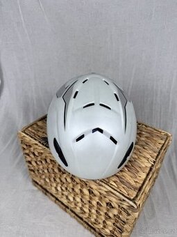 Lyžařská přilba značky HEAD