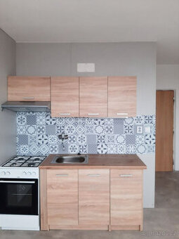 1+1 Jirkovská Chomutov