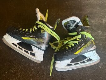 Hokejové brusle Bauer Vapor X4 Yth - velikost y 13 (EUR 32)