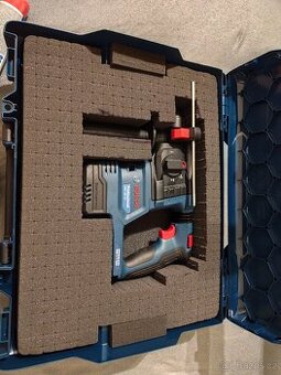 Vrtací kladivo Aku Bosch professional