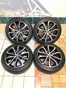 Alu kola Škoda R17 5X112 LETNÍ PNEU 225/45 R17 MICHELIN HAWK