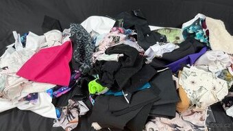 Velký balík zbytků látek teplákovina, softshell, úplet, atd