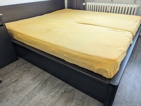 Manželská postel 180x200 s úložným prostorem + rošty matrace