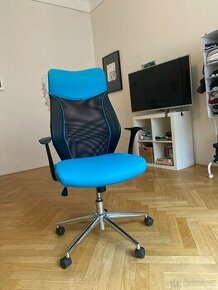 Černo - modrá nastavitelná kolečková židle