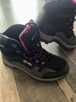 Softshellove kotnickove boty vel.35