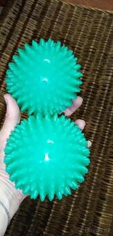 Masážní míček s bodlinkami - průměr 8 cm (celé balení 10 ks)
