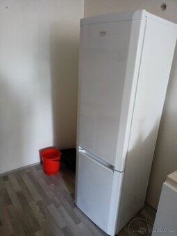 Lednice Beko CSA31021