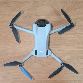 DJI Mini 3 odlomeny gimbal
