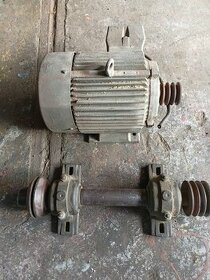 Motor a řemenice - 1