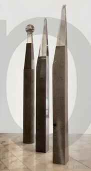 Umělecké dílo-3dílná skleněná plastika POUTNÍK POSEL NADĚJE