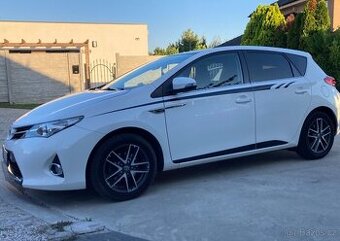 Toyota Auris 1.6 benzín 97 kW