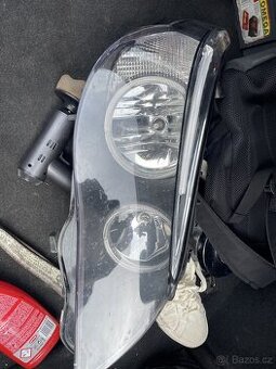 Prodám pravý světlomet BMW E60