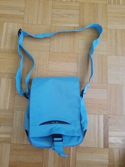 Kabelka crossbody modrá