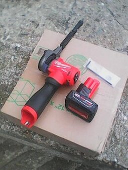 MILWAUKEE M12 FBFL13-0 Aku pilník + baterie 4Ah