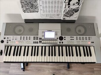 Prodám klávesy Yamaha PSR-S550