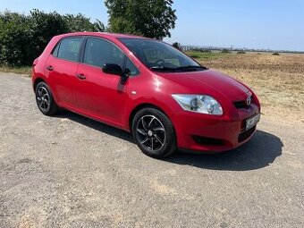 Toyota Auris, 1,33 VVT-i , nová STK, 6 rychlostí